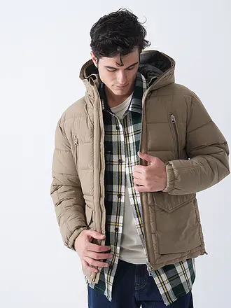 REPLAY | Steppjacke
Produktname: Steppjacke
Marke: REPLAY
Farbe: olive
Kategorien: Mode,Herren

Ärmellänge: Langarm
Material: Polyester / Polyamid
Kragenform: Kapuze,Stehkragen
Musterung: Unifarben
Passform (Oberbekleidung): Regular
Stil: Glamour,Trend
Details: | beige